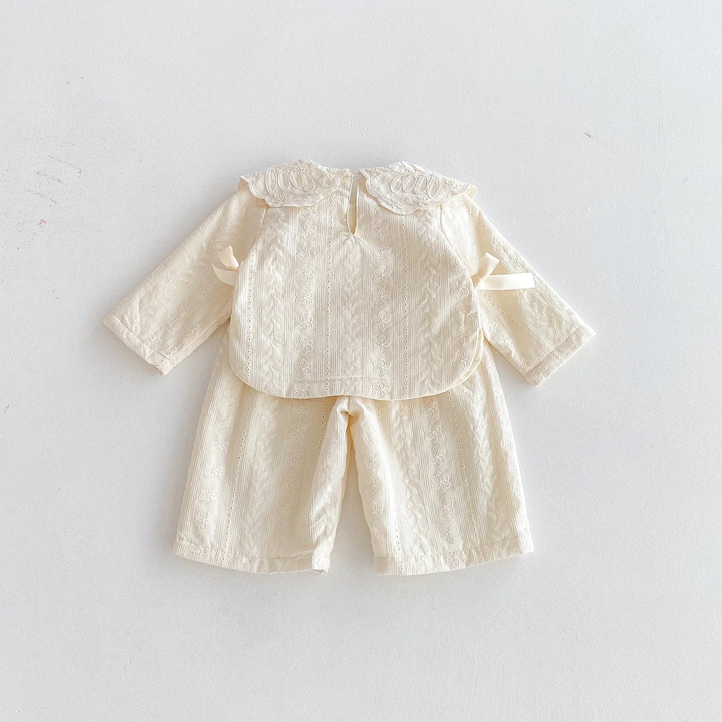Ensemble fille col dentelle et pantalon ample