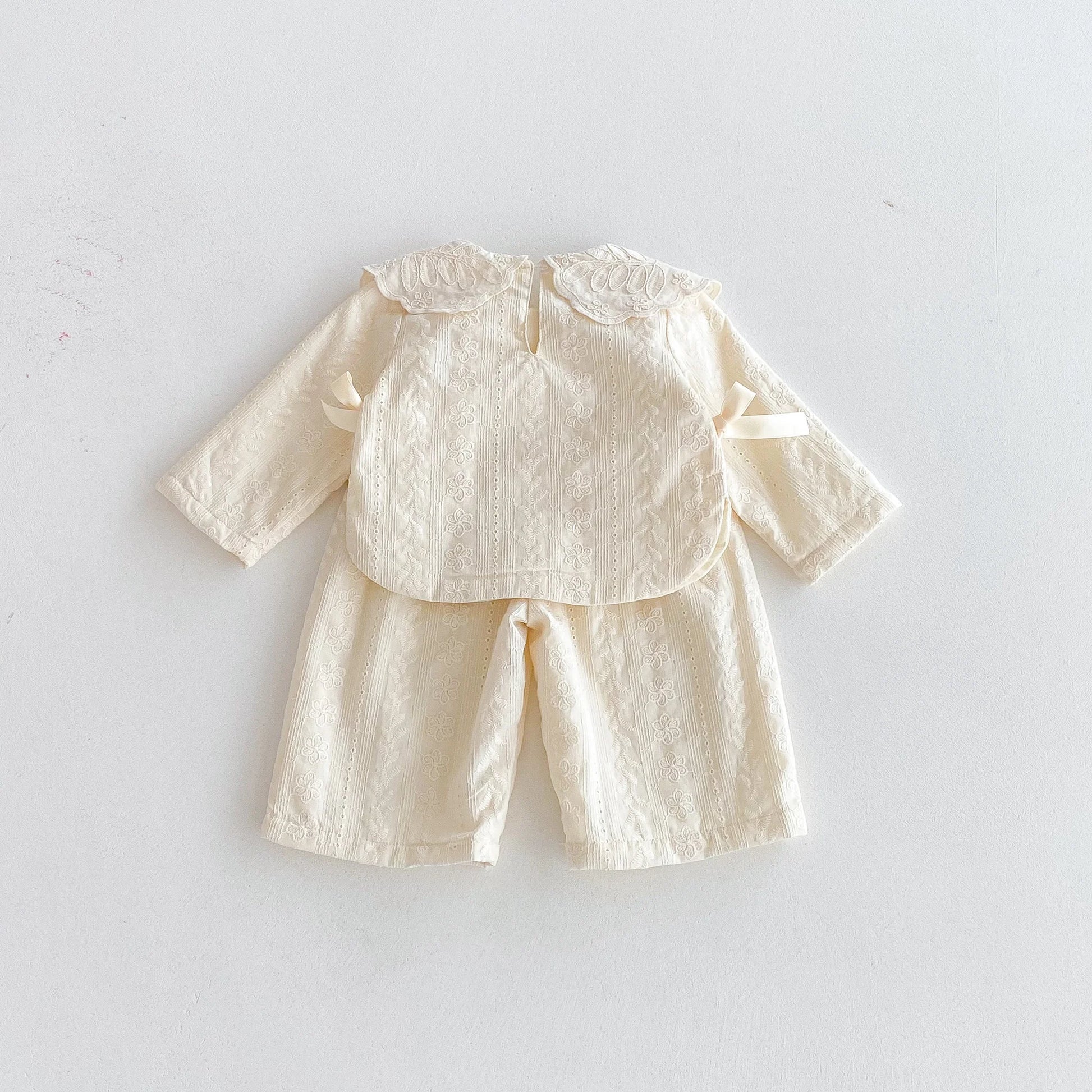 Ensemble fille col dentelle et pantalon ample